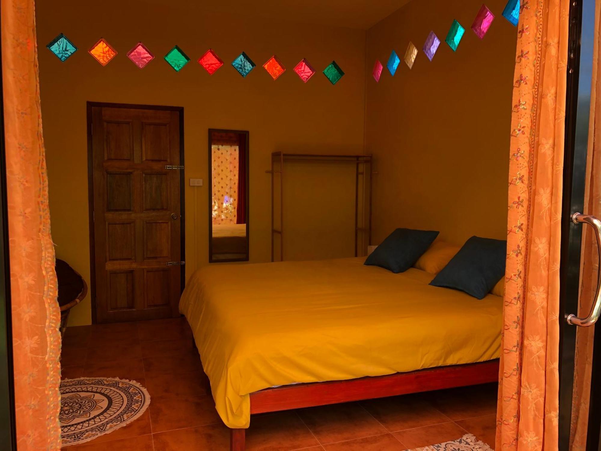 One World Bungalows Ko Lanta Kültér fotó